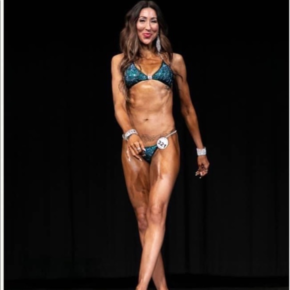 Meet your Posher, Allisa - Picture 3 of 16